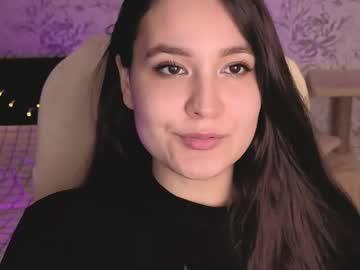 Watch anny_shine performing live on BoomCams free cam network