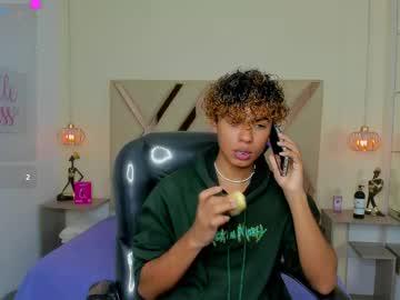 Watch anyelotwink performing live on BoomCams free cam network