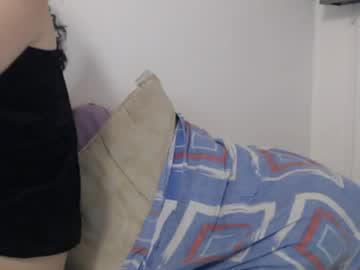 Watch apolosbitch performing live on BoomCams free cam network