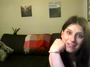 Watch apri1f1owers performing live on BoomCams free cam network