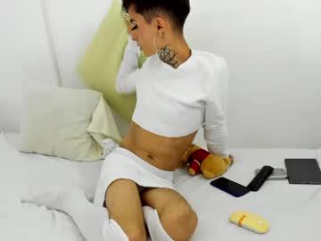 Watch ari_uchis performing live on BoomCams free cam network