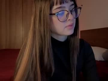 Watch aria_mora performing live on BoomCams free cam network