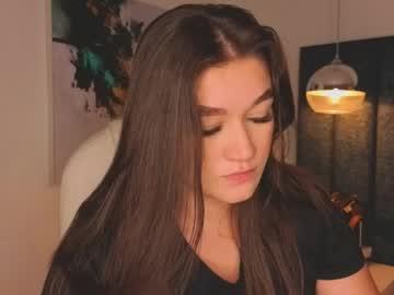 Watch arianna_suarez1 performing live on BoomCams free cam network