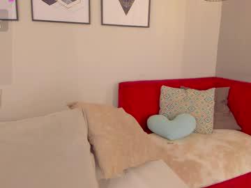 Watch ariavelvet_ performing live on BoomCams free cam network