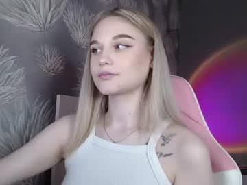 Watch ariavelvets performing live on BoomCams free cam network