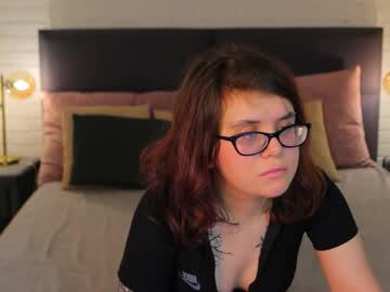 Watch ariell_mini performing live on BoomCams free cam network