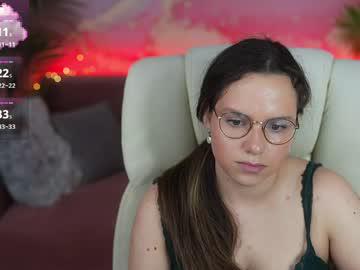 Watch arinavoice performing live on BoomCams free cam network