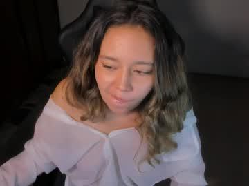 Watch ash_smith1 performing live on BoomCams free cam network