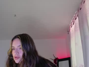 Watch ashleyt1998 performing live on BoomCams free cam network