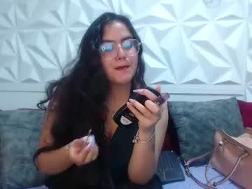 Watch auroramoon_18 performing live on BoomCams free cam network