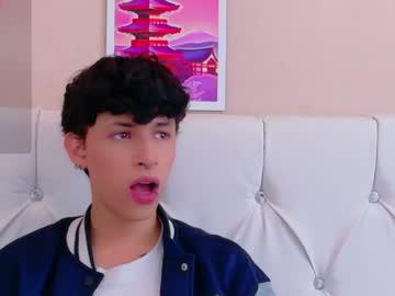 Watch axel_evanss performing live on BoomCams free cam network