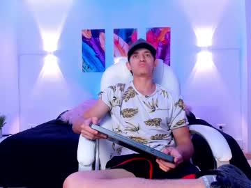 Watch axelfalcon performing live on BoomCams free cam network