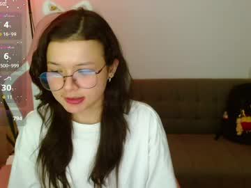 Watch azu_chan performing live on BoomCams free cam network