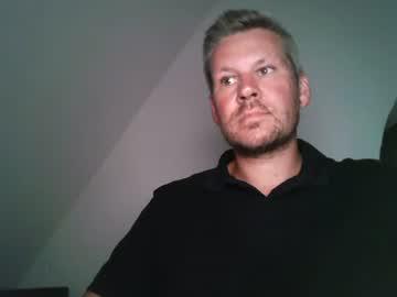 Watch b125953 performing live on BoomCams free cam network