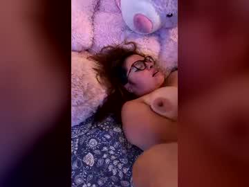 Watch b147422 performing live on BoomCams free cam network