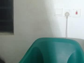 Watch baddiebitchx performing live on BoomCams free cam network