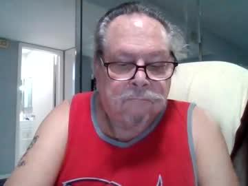 Watch bbb1952 performing live on BoomCams free cam network