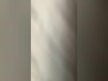 Watch beckyb123321 performing live on BoomCams free cam network