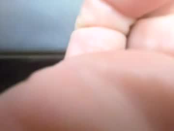 Watch beezkneez63 performing live on BoomCams free cam network
