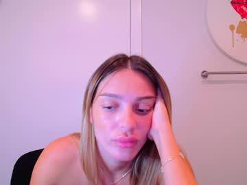 Watch bell_kim performing live on BoomCams free cam network