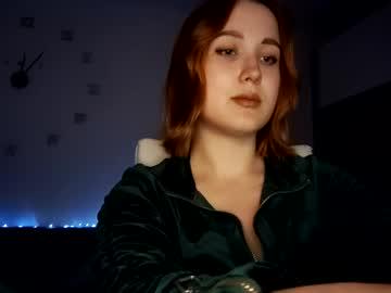 Watch bellahoneyy_ performing live on BoomCams free cam network