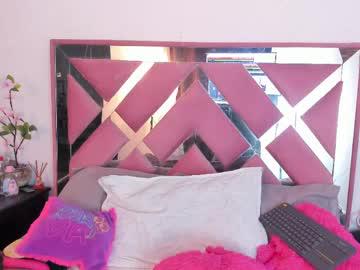 Watch bellalumi performing live on BoomCams free cam network
