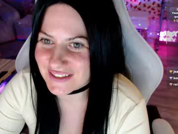Watch bellastar84 performing live on BoomCams free cam network
