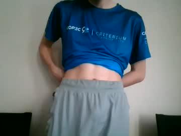 Watch benken456 performing live on BoomCams free cam network