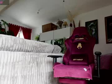 Watch bianca_transpinay performing live on BoomCams free cam network