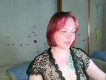 Watch billie_kris performing live on BoomCams free cam network