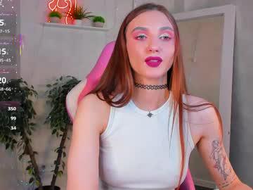 Watch billie_simmons performing live on BoomCams free cam network