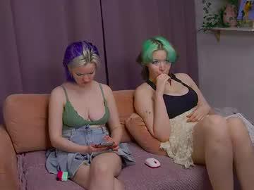 Watch bluebeell performing live on BoomCams free cam network