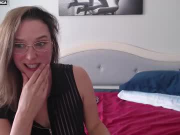 Watch bluexstacey performing live on BoomCams free cam network
