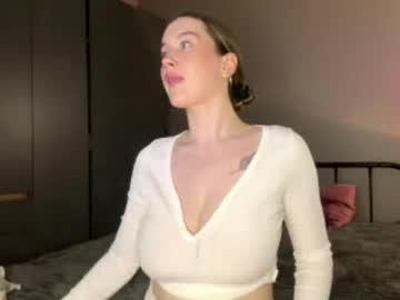 Watch bornsexyesterday performing live on BoomCams free cam network
