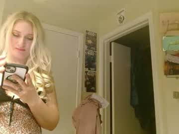 Watch braindeadbetty performing live on BoomCams free cam network