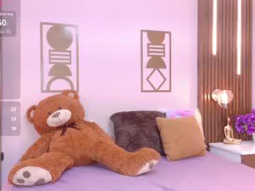 Watch bree_watson performing live on BoomCams free cam network