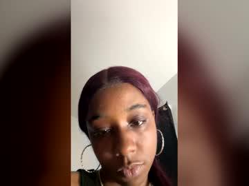 Watch bugxz695 performing live on BoomCams free cam network