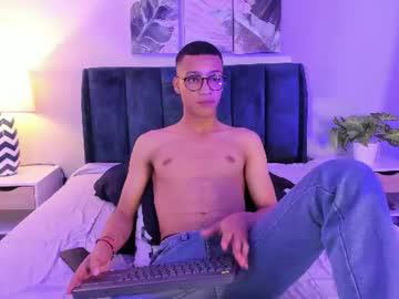 Watch caio_valerio performing live on BoomCams free cam network