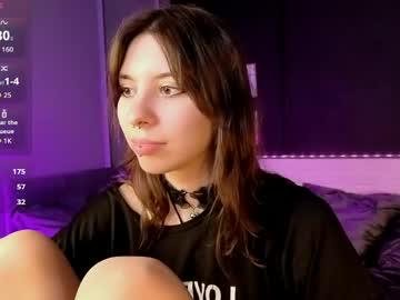 Watch camilla_evers performing live on BoomCams free cam network
