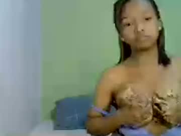 Watch candyh0 performing live on BoomCams free cam network