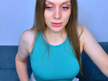 Watch caponedreams performing live on BoomCams free cam network