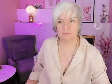 Watch carmensoft performing live on BoomCams free cam network