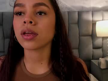 Watch carolinefyre performing live on BoomCams free cam network