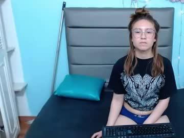 Watch casandra_roberth performing live on BoomCams free cam network