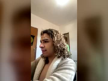 Watch cauazms223 performing live on BoomCams free cam network