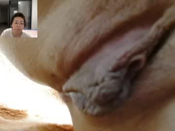 Watch cbz112233 performing live on BoomCams free cam network