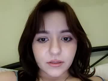 Watch charlinbraun performing live on BoomCams free cam network