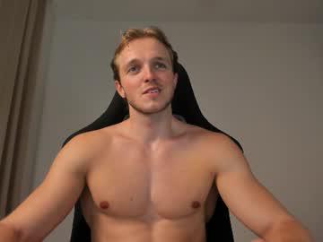 Watch chasereed_ performing live on BoomCams free cam network
