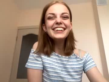 Watch cherikrasner performing live on BoomCams free cam network