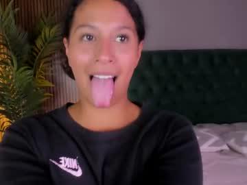 Watch chloefixxx performing live on BoomCams free cam network